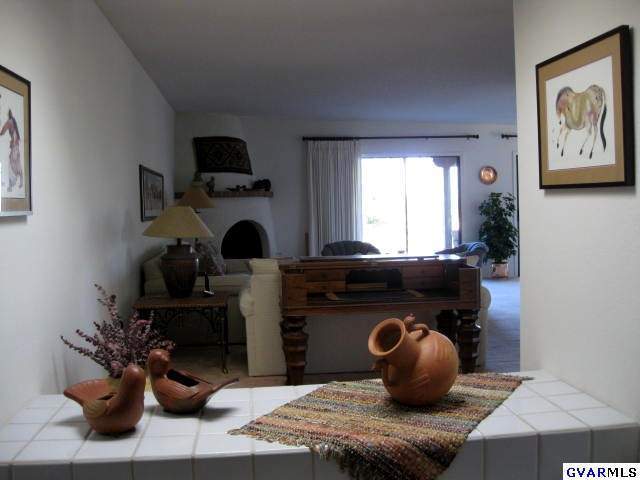 1800 W Via De La Gloria