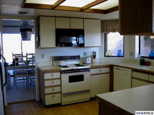 1800 W Via De La Gloria