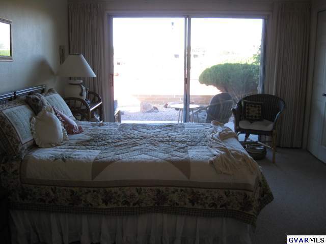 1458 W Calle Mendoza