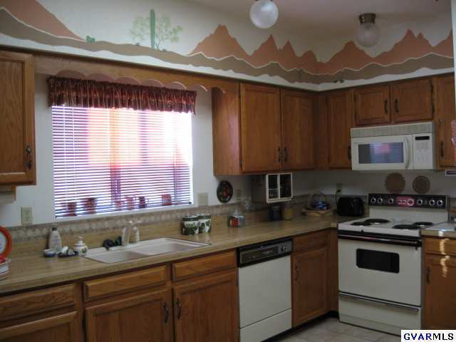 1458 W Calle Mendoza