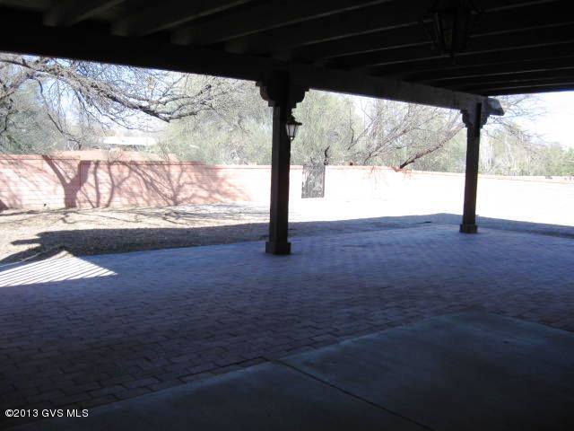 32 W Calle Melendrez