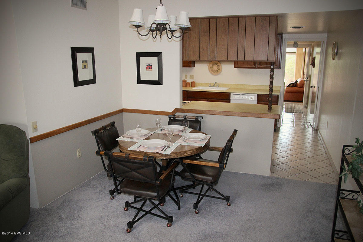 606 W Paseo Del Prado