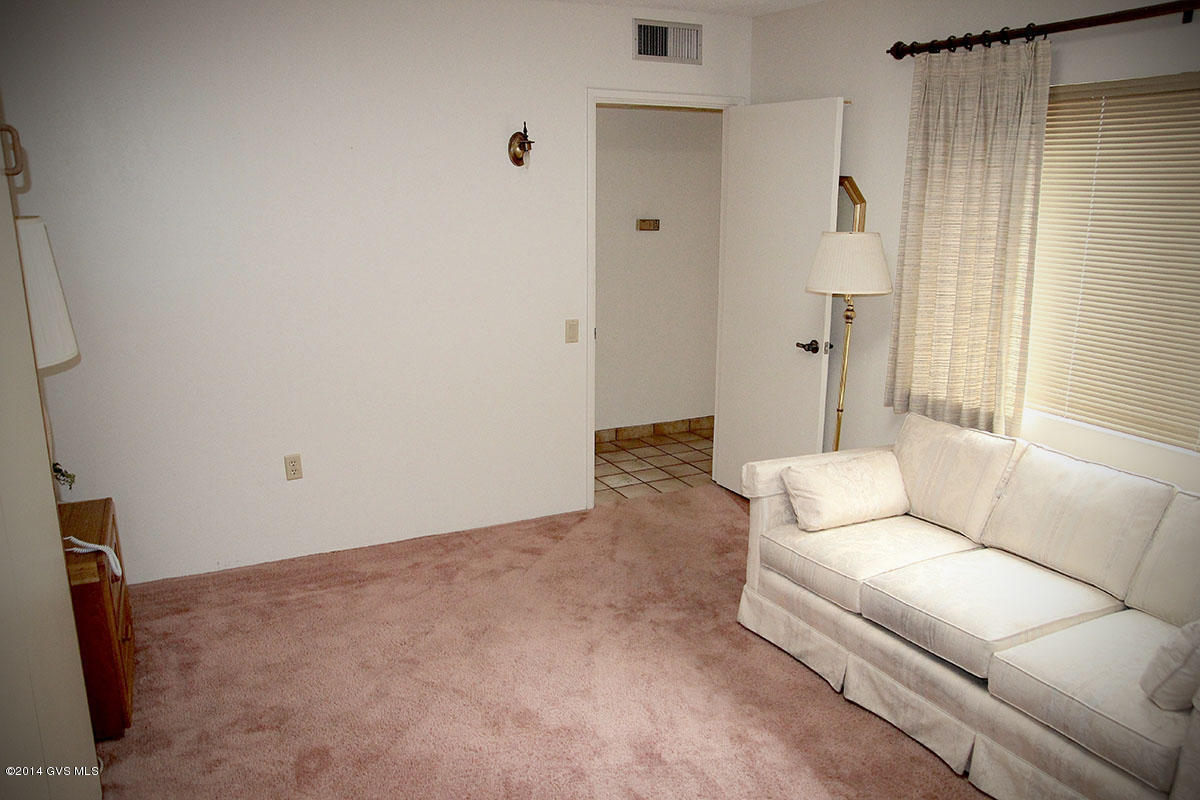 606 W Paseo Del Prado