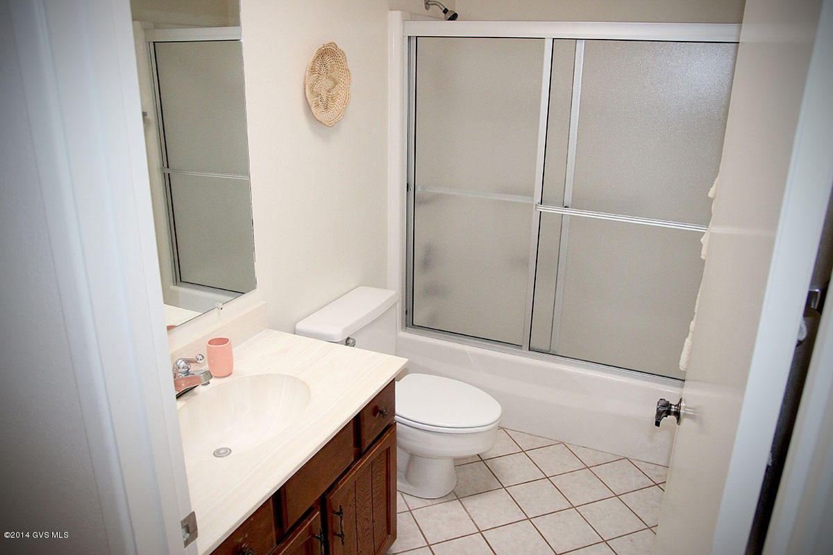 606 W Paseo Del Prado