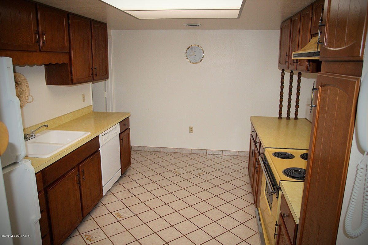 606 W Paseo Del Prado