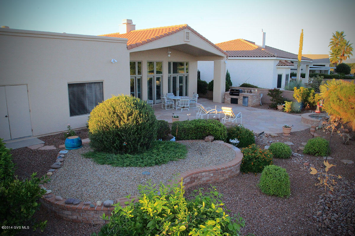 605 W Waterview Drive