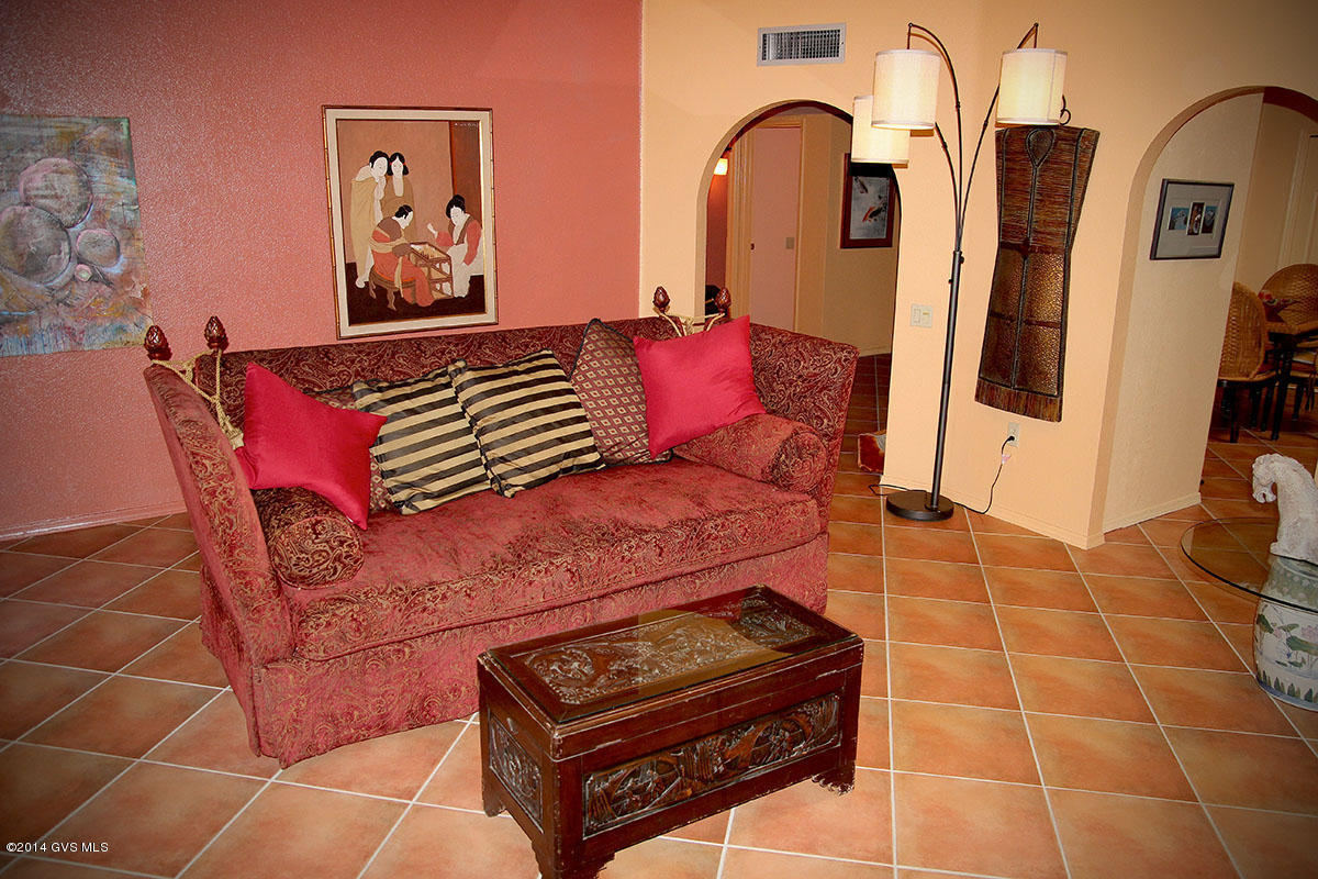 1048 W Calle De Pitahaya