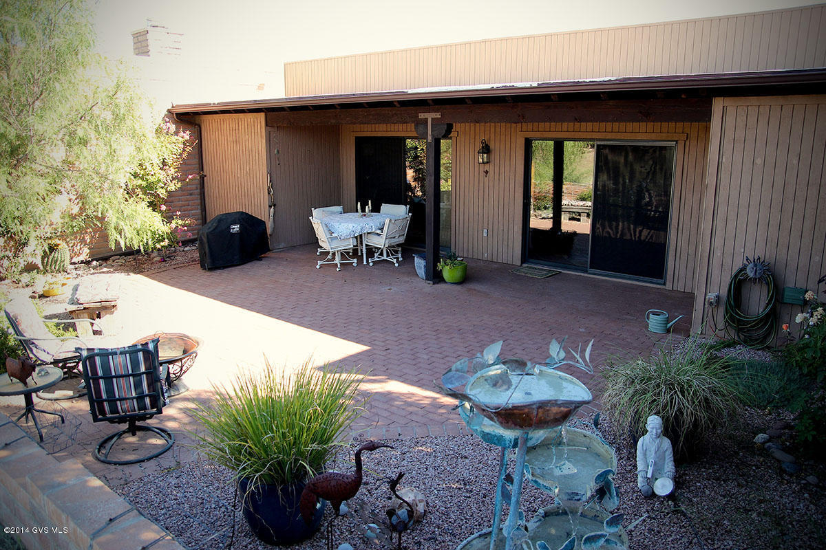 1048 W Calle De Pitahaya