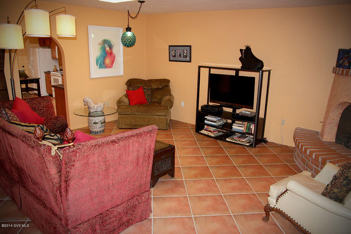 1048 W Calle De Pitahaya