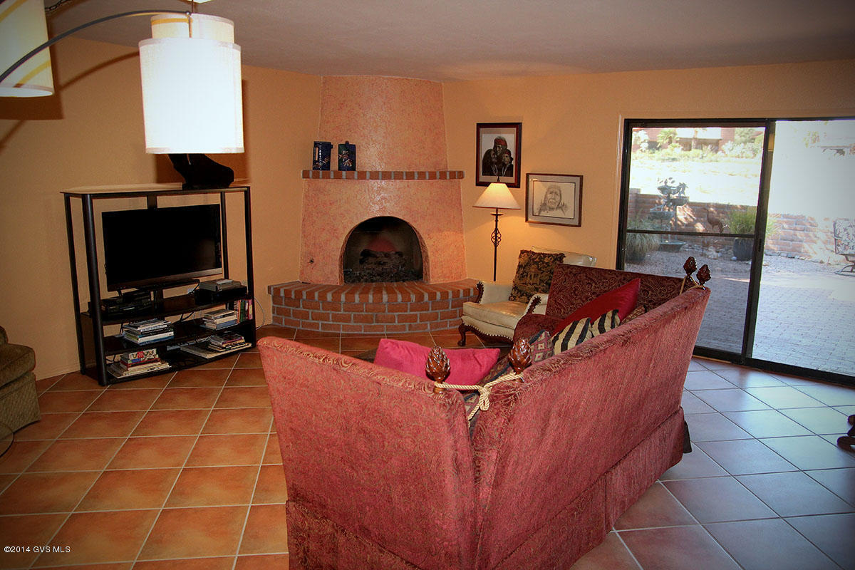 1048 W Calle De Pitahaya