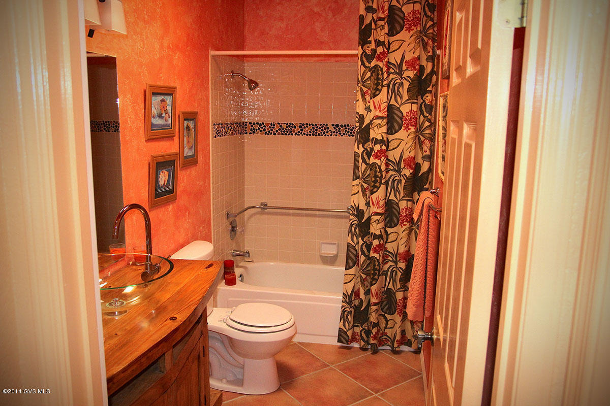 1048 W Calle De Pitahaya