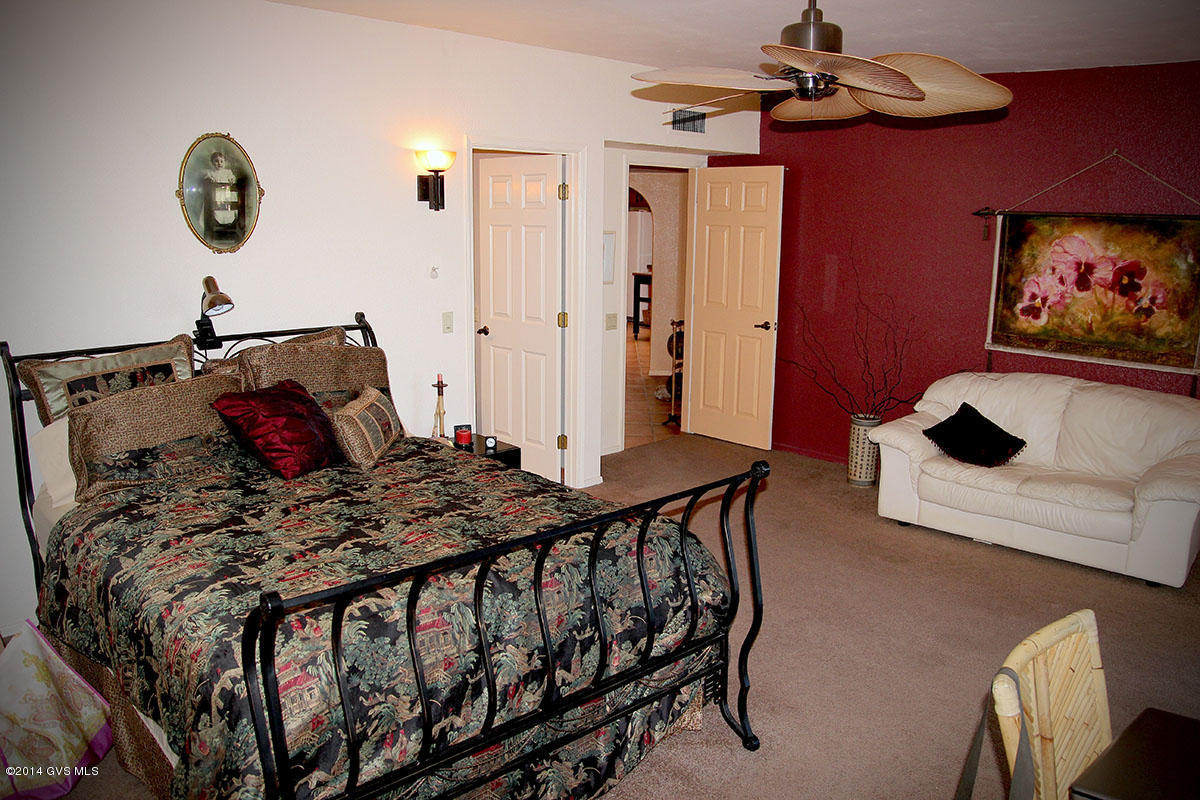 1048 W Calle De Pitahaya