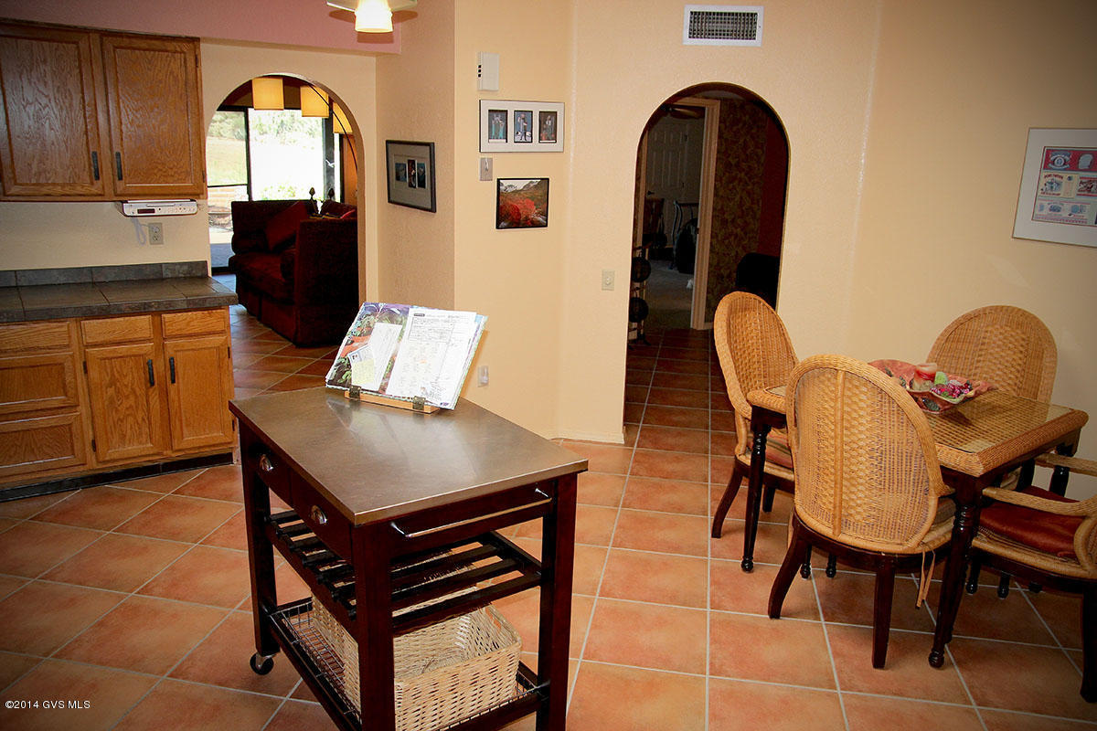 1048 W Calle De Pitahaya