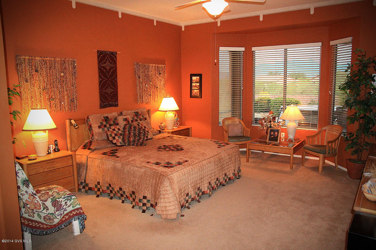 1091 W Mountain Nugget Drive