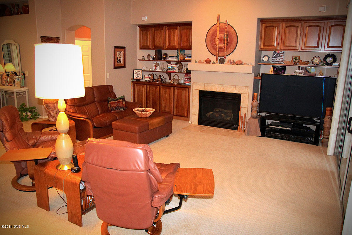 1091 W Mountain Nugget Drive