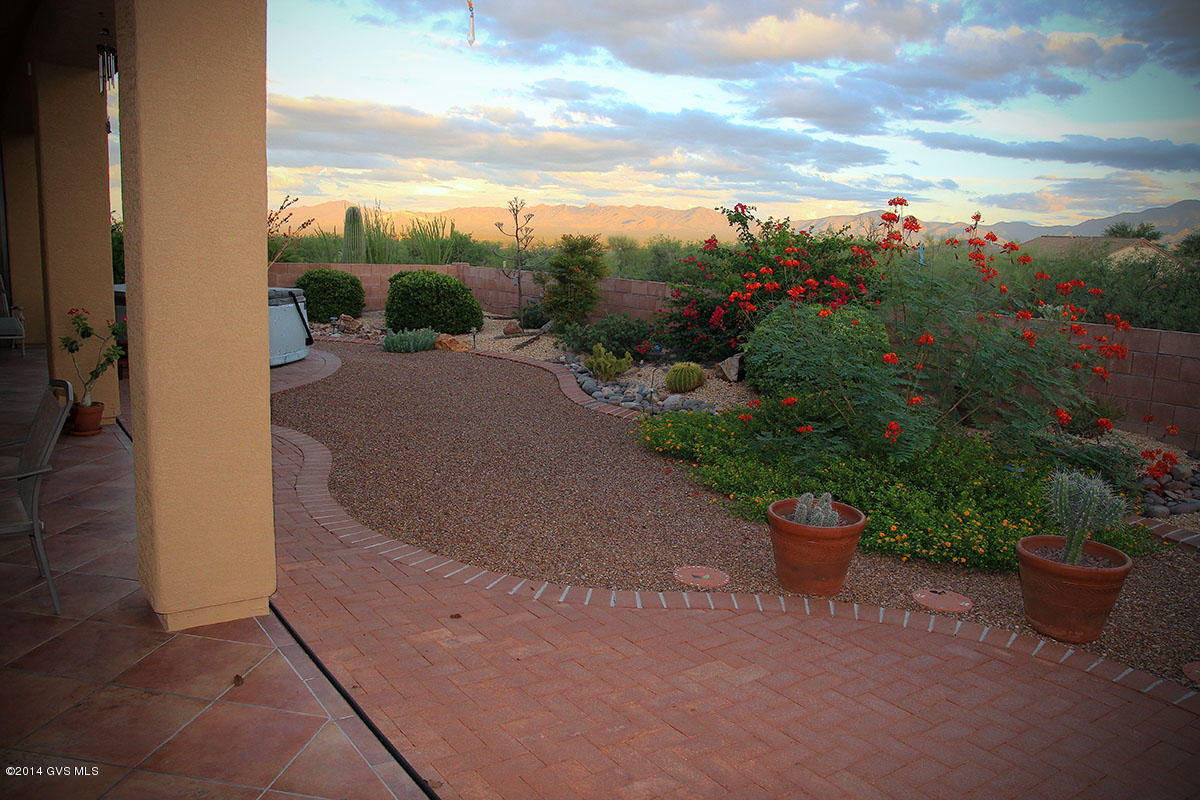 1091 W Mountain Nugget Drive