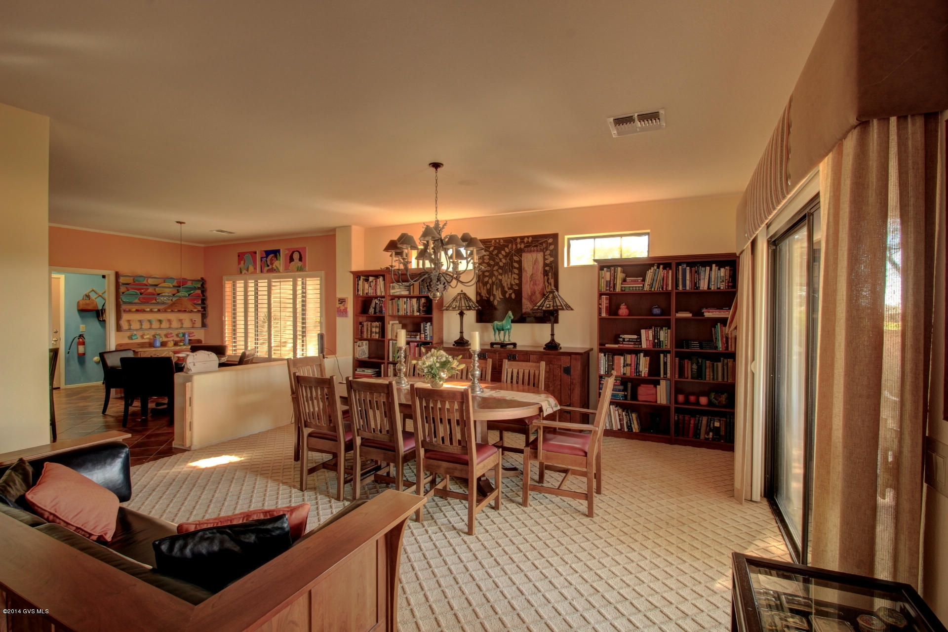 1802 E Desert Lark Pass