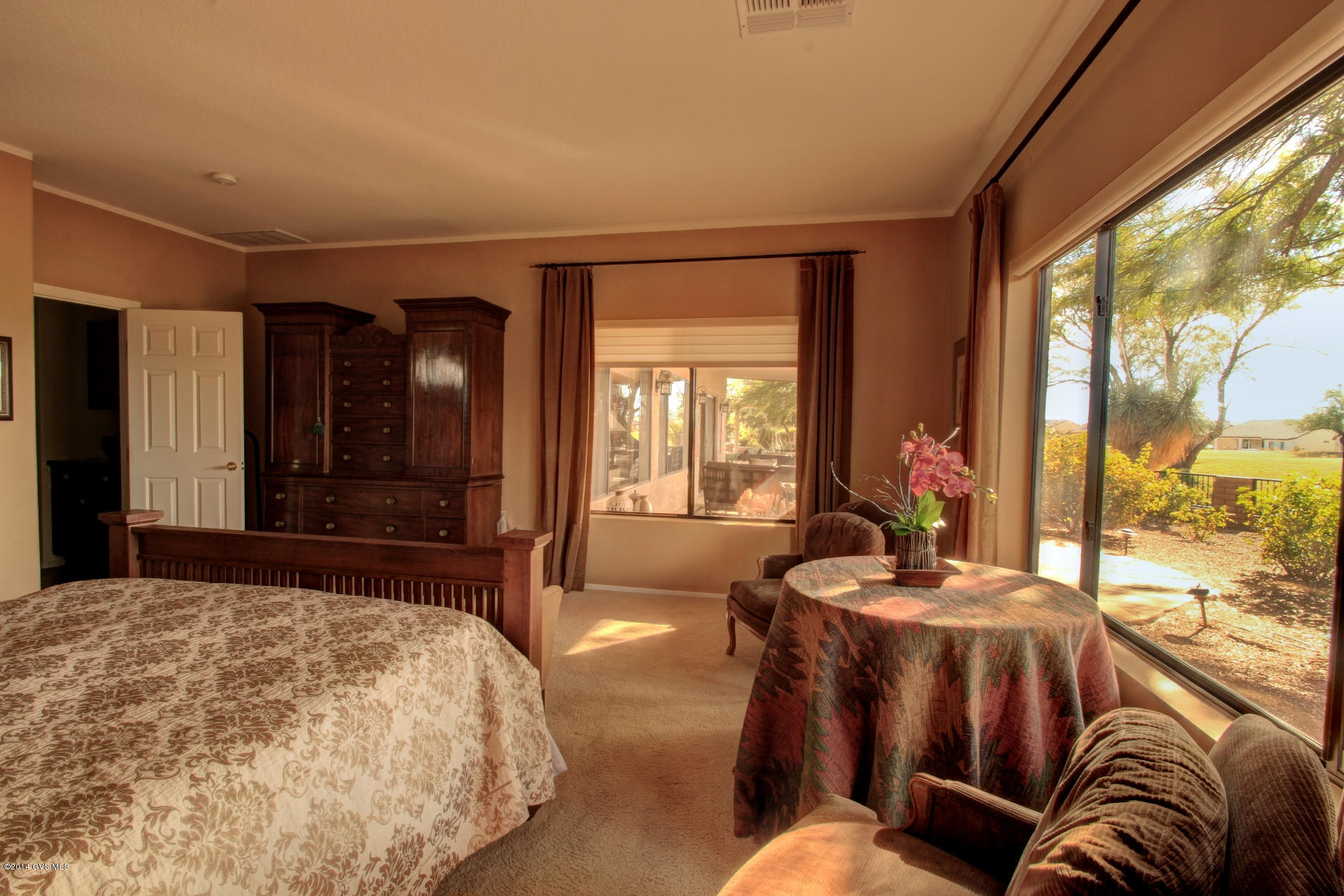 1802 E Desert Lark Pass