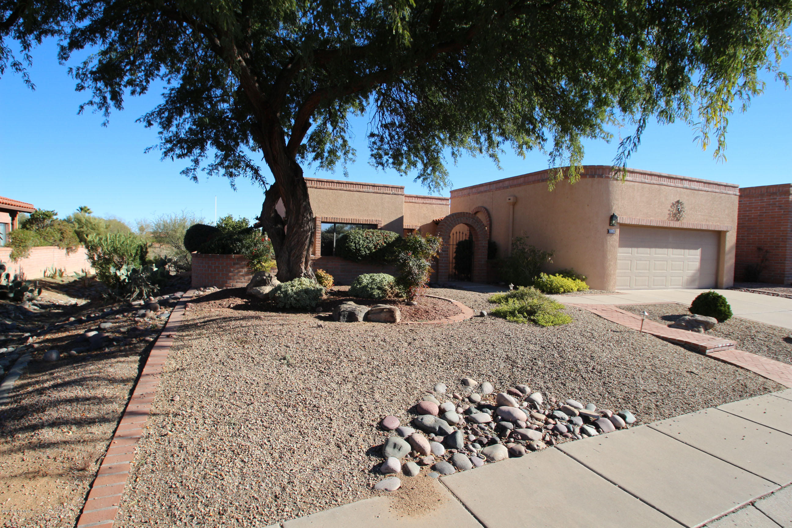 1850 W Via De La Gloria