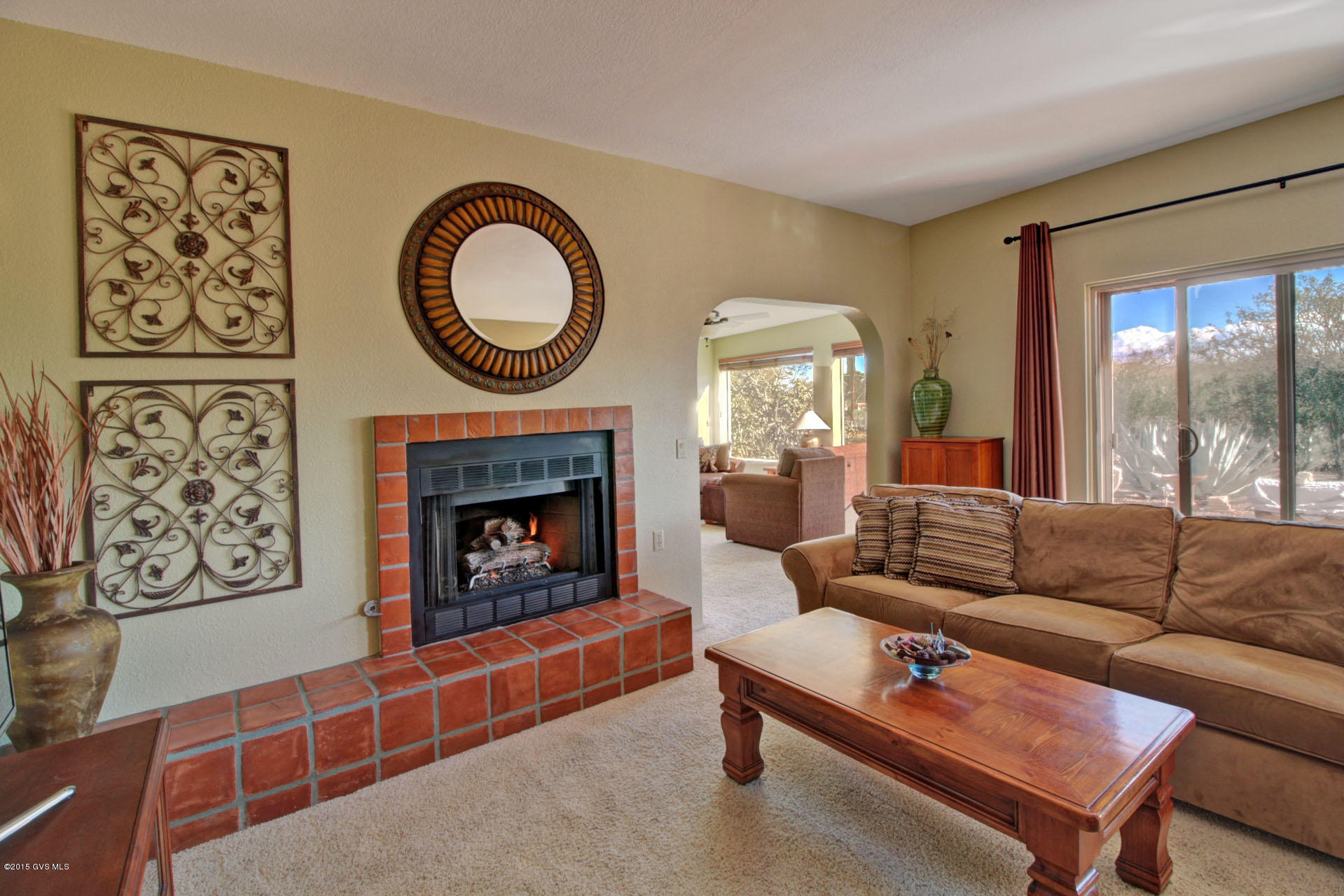 714 W Calle De Emilia