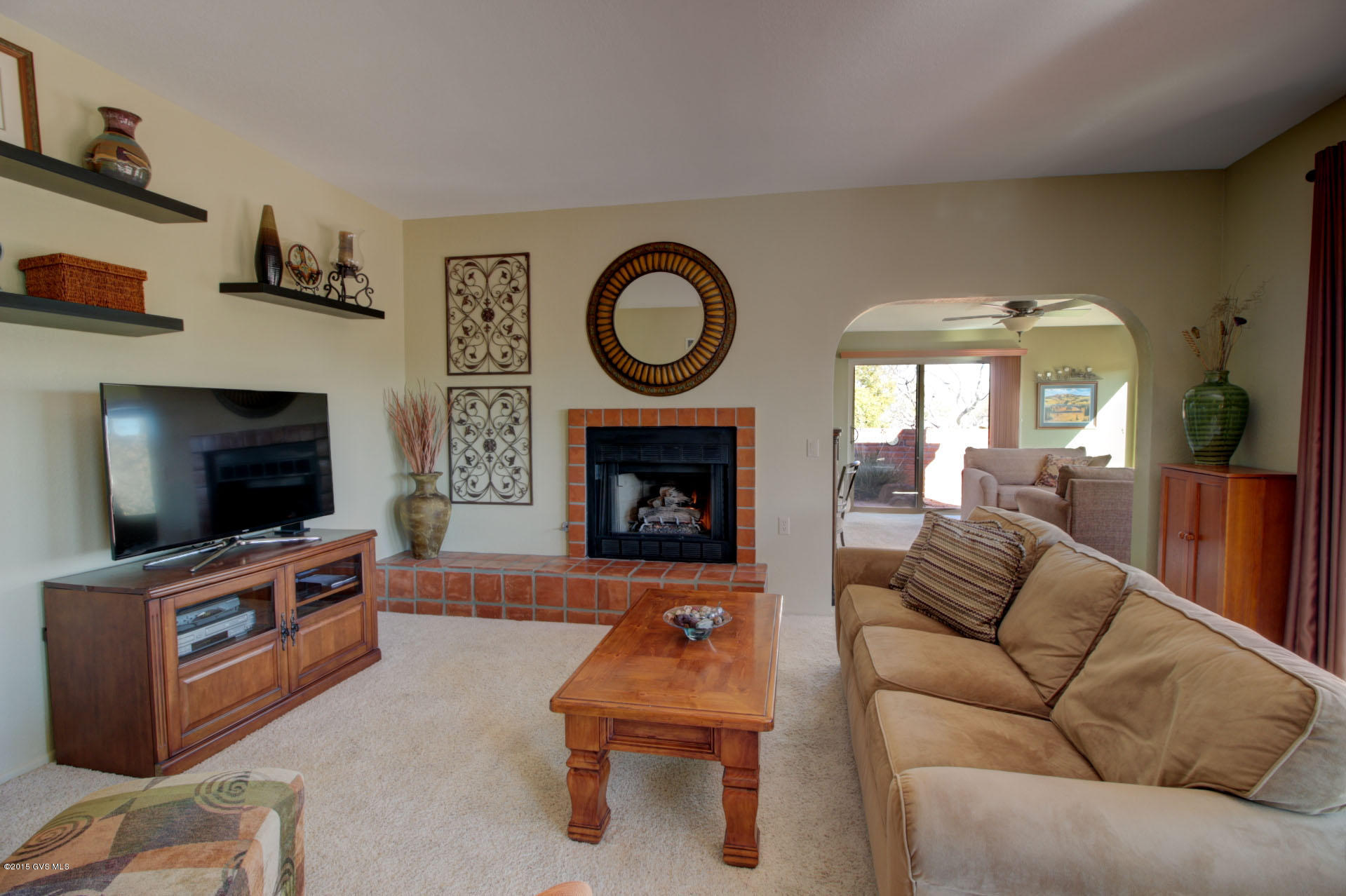 714 W Calle De Emilia