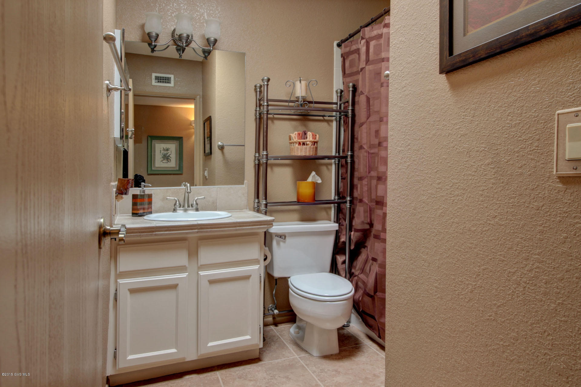 714 W Calle De Emilia