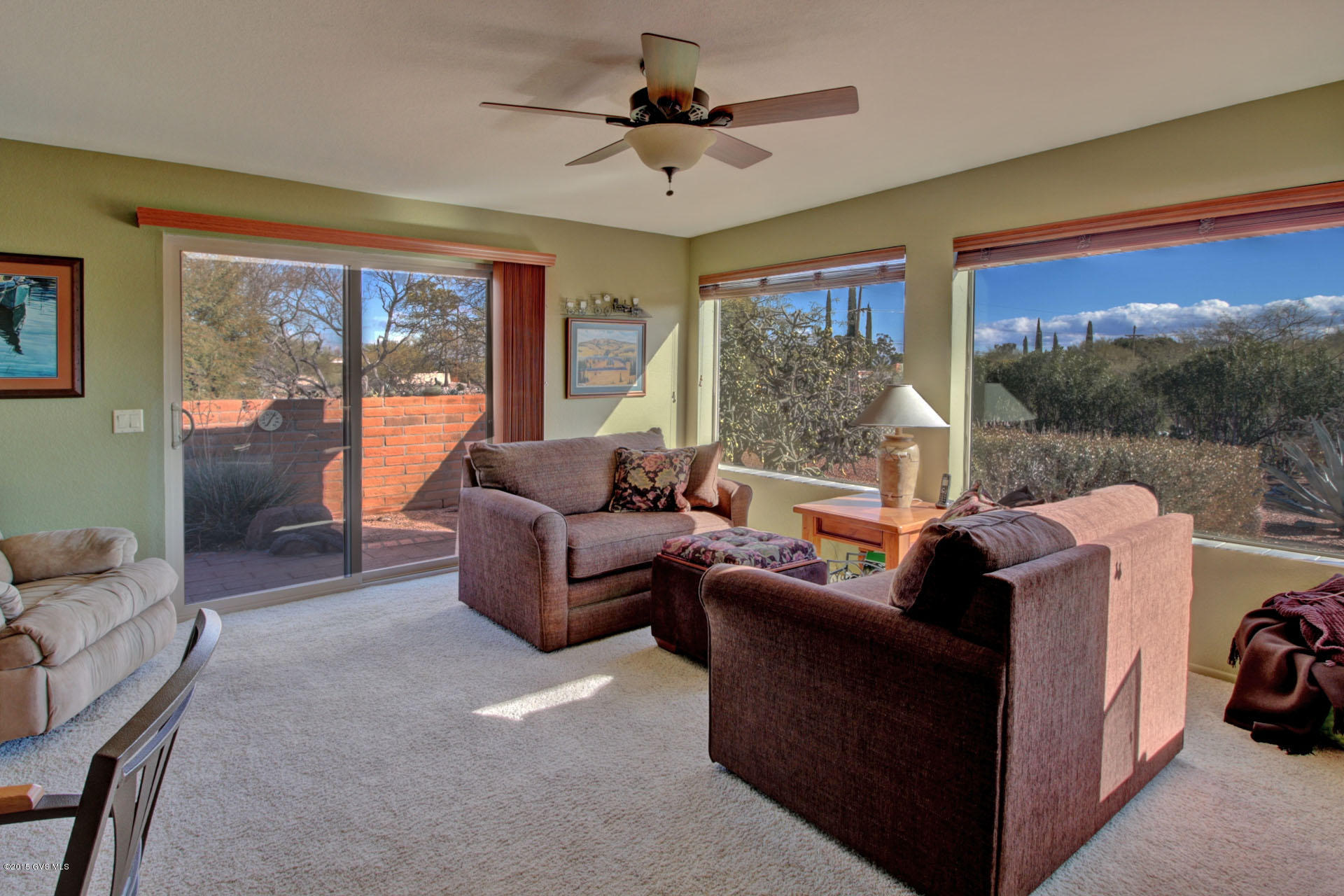 714 W Calle De Emilia