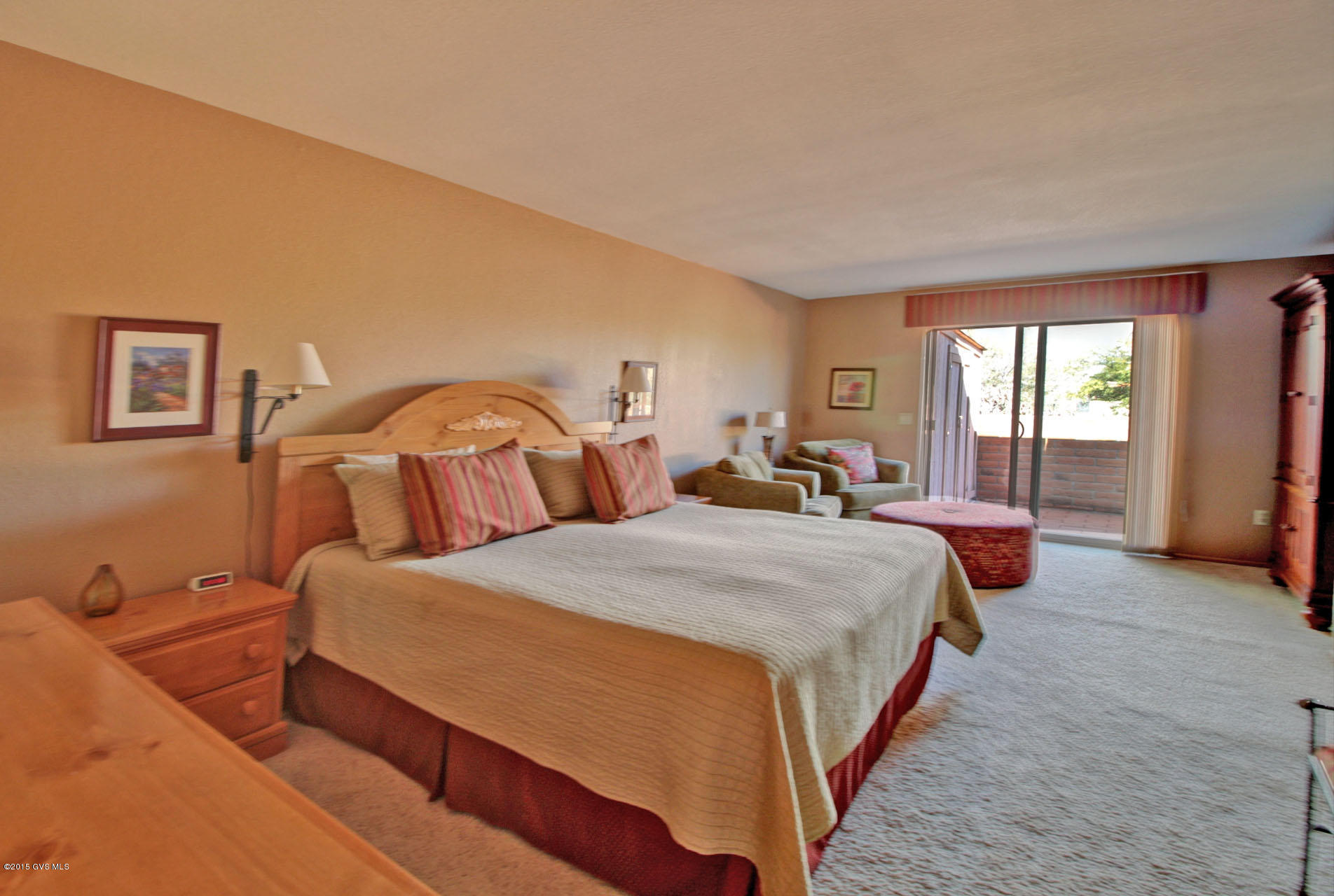 714 W Calle De Emilia