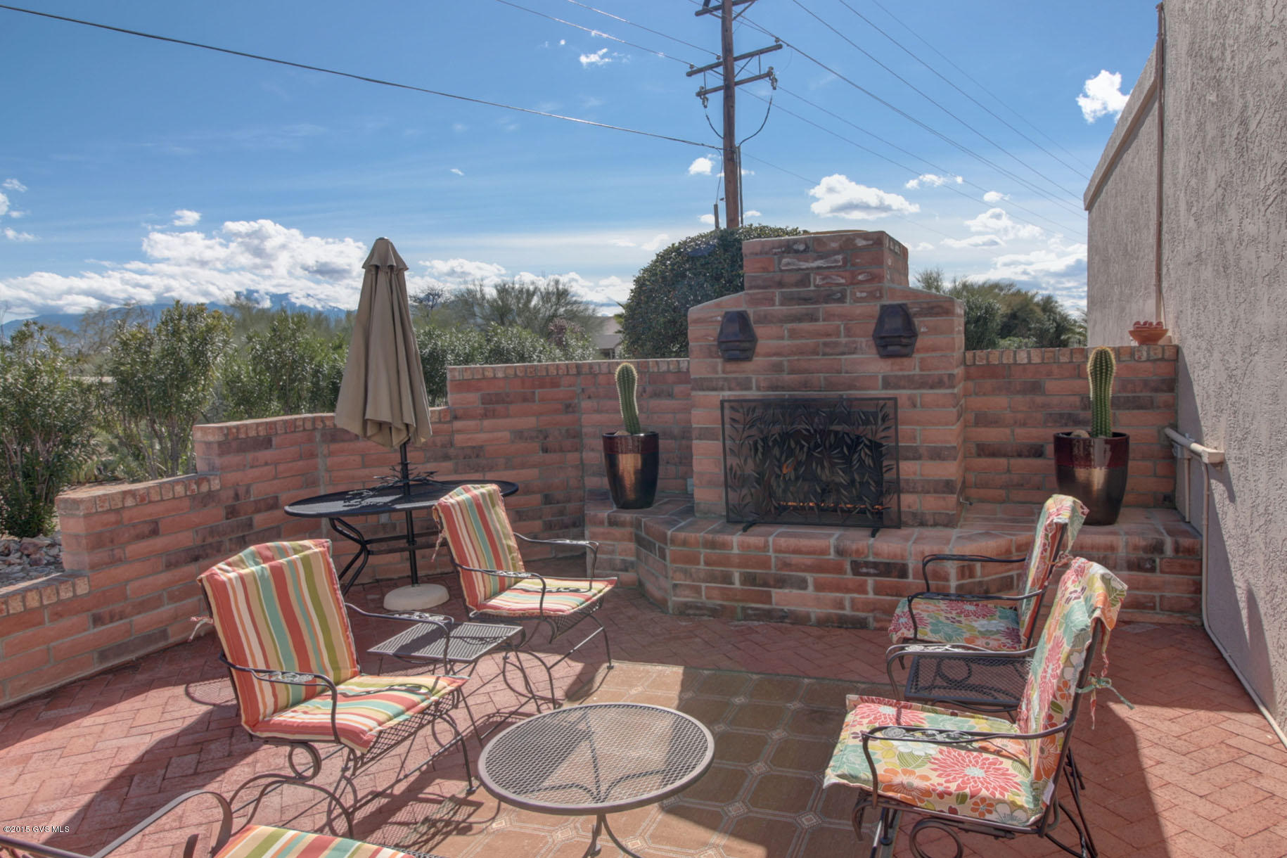 714 W Calle De Emilia