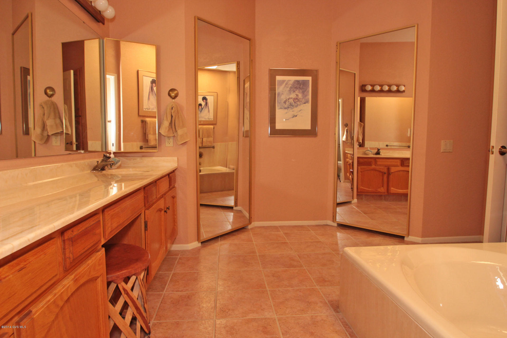 837 W Golf Course Place