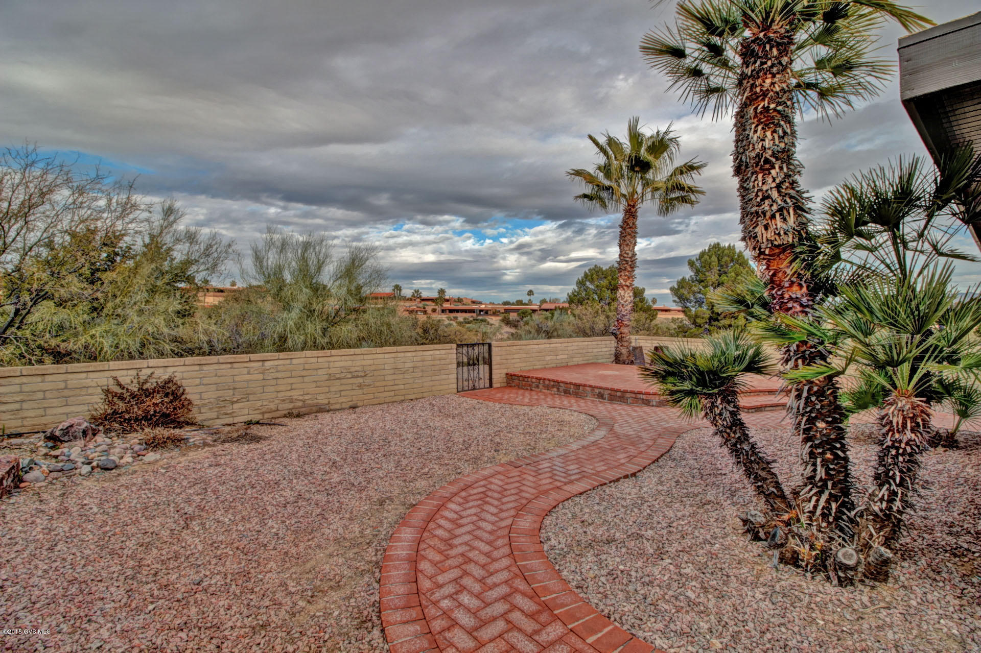 910 W Camino Sagasta