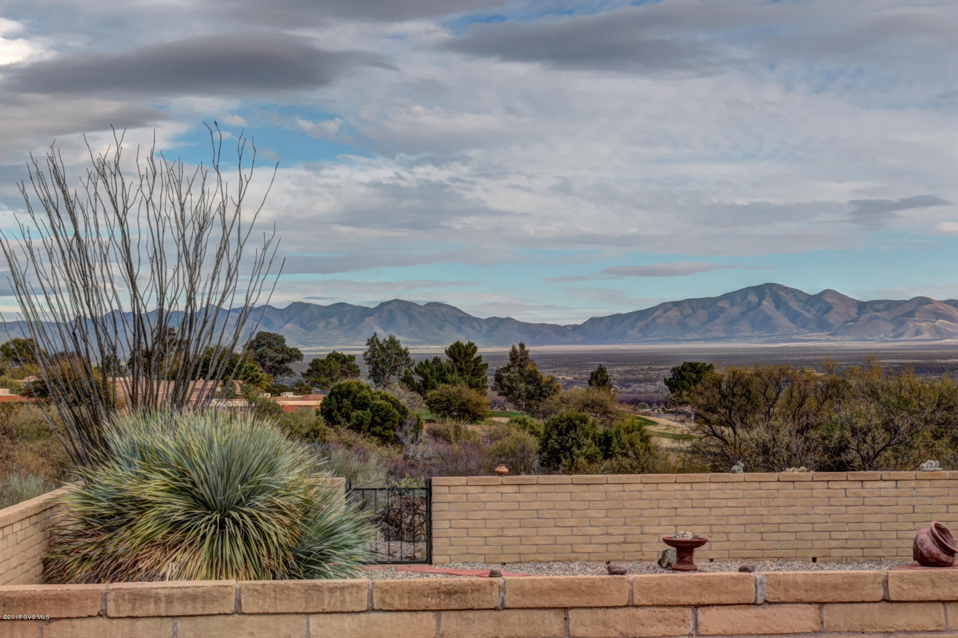 910 W Camino Sagasta