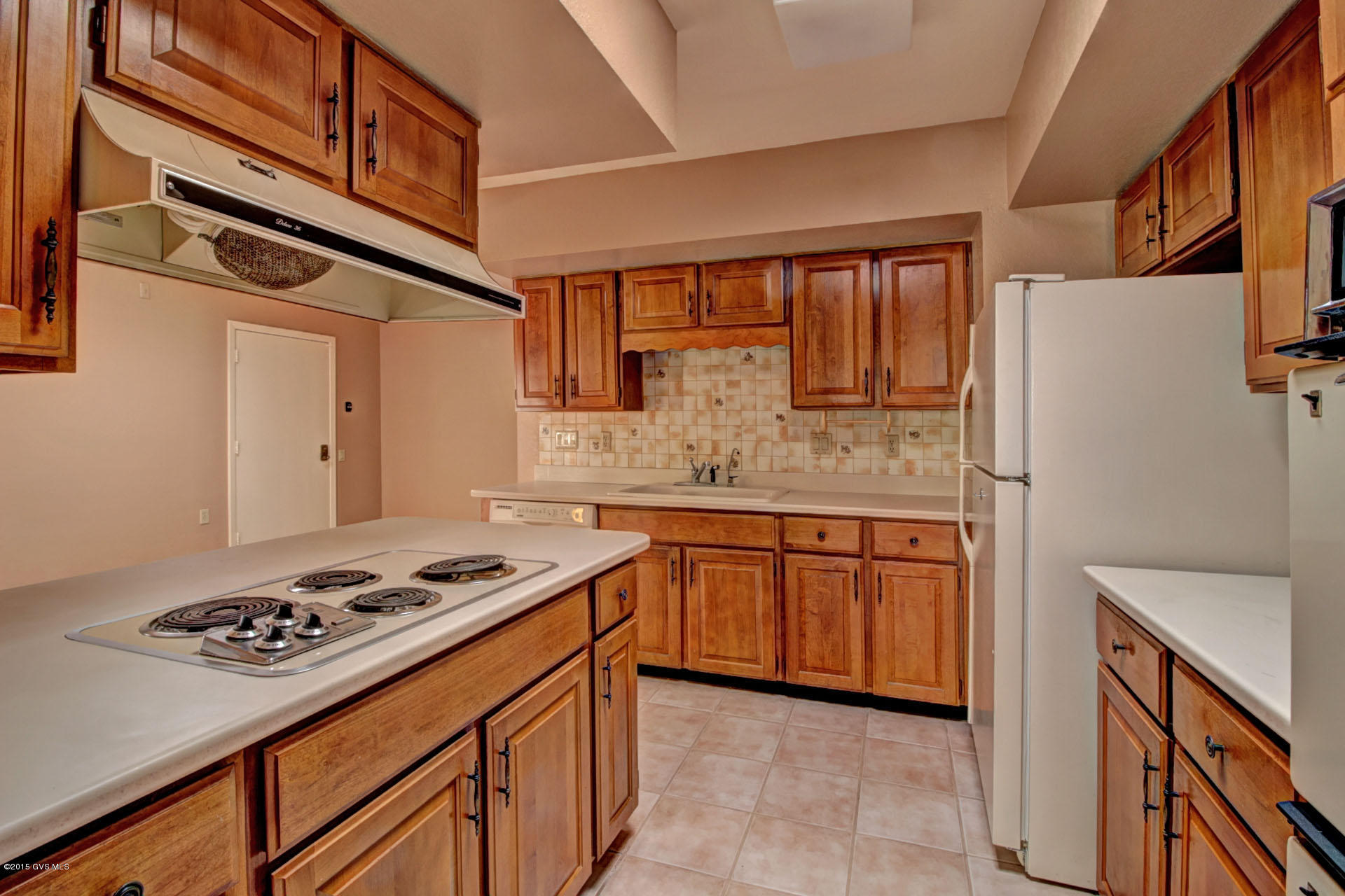 910 W Camino Sagasta