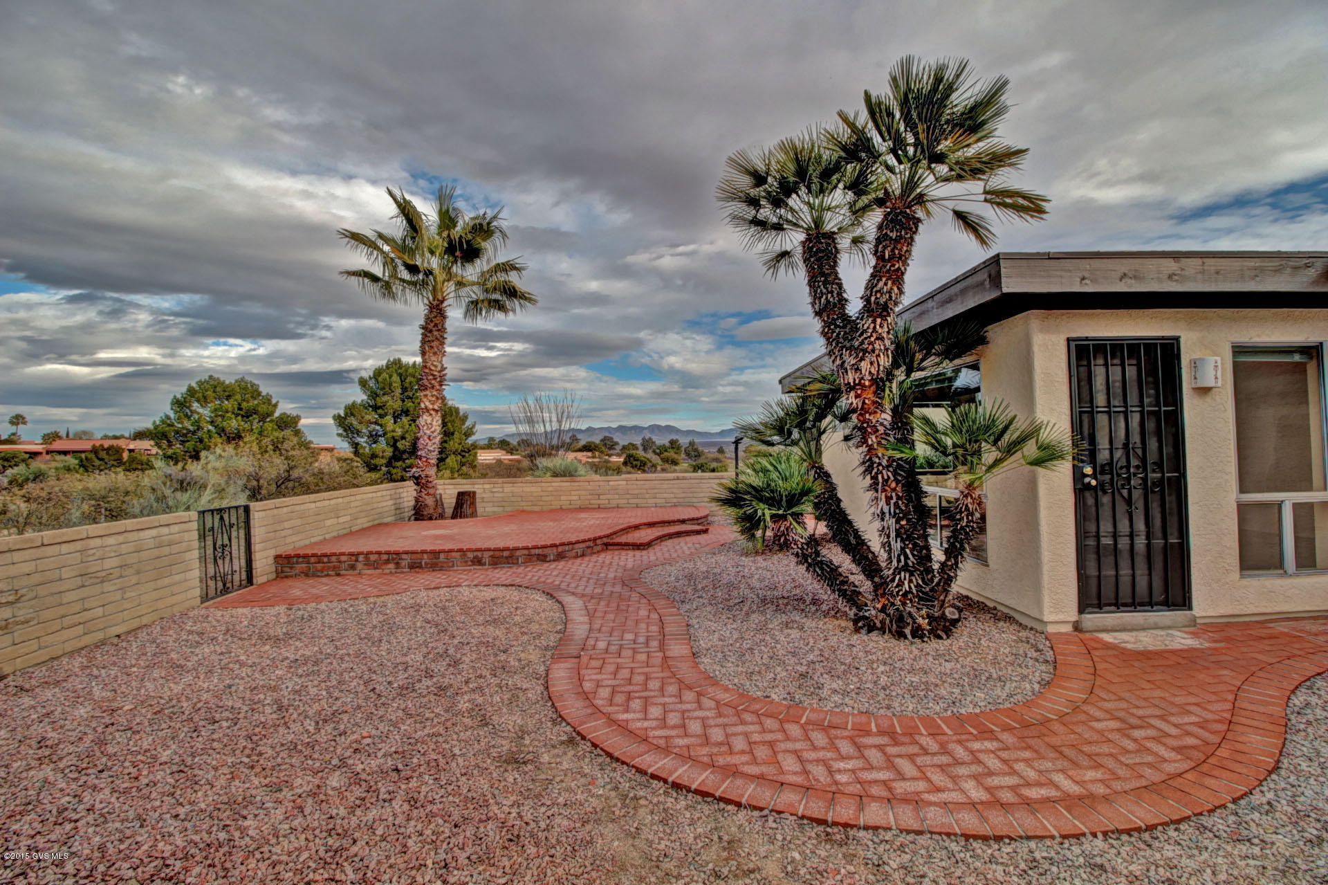 910 W Camino Sagasta