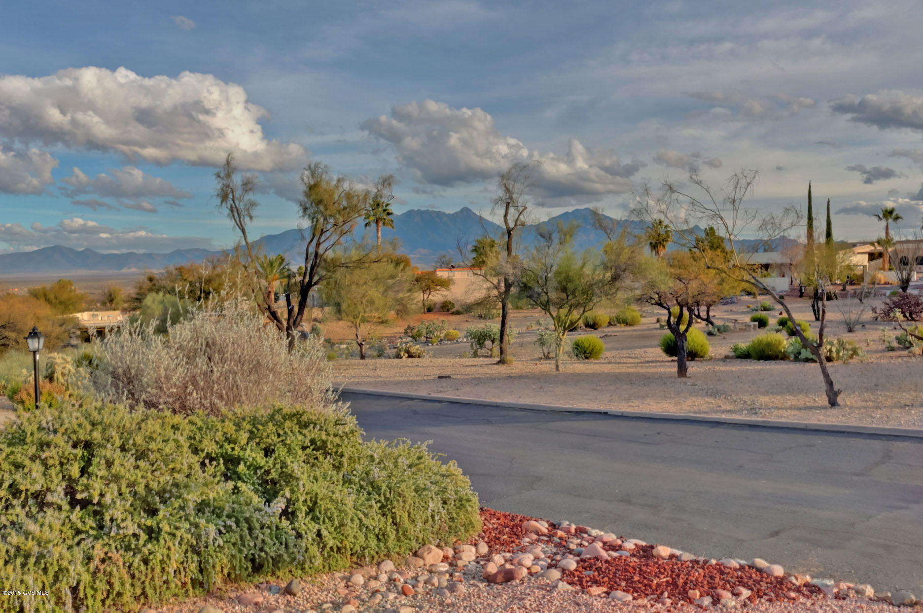 910 W Camino Sagasta