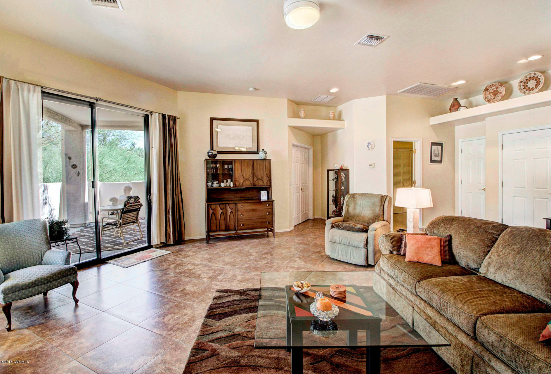 558 W Camino Del Bondadoso