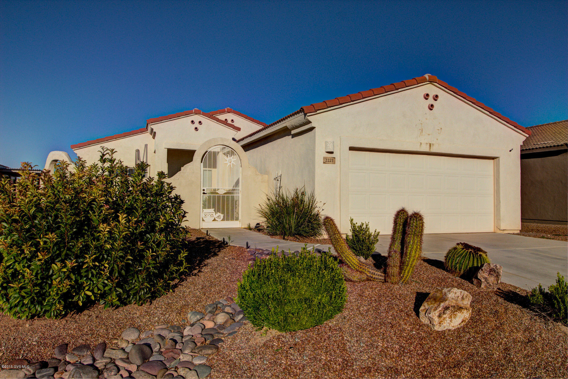 2221 S Pecan Vista Drive