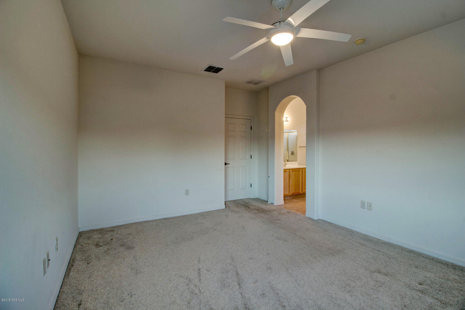2221 S Pecan Vista Drive