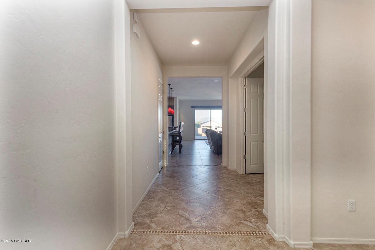 910 N Observation Trail