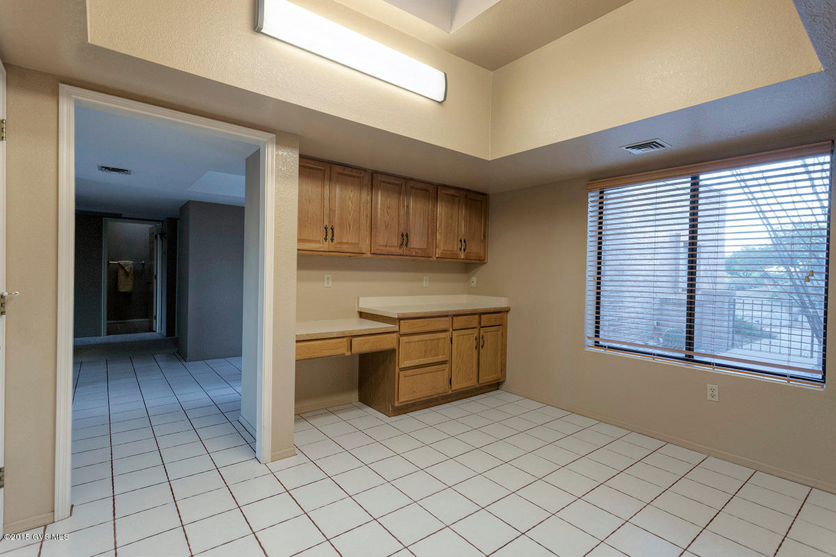 1060 W Camino Del Pato