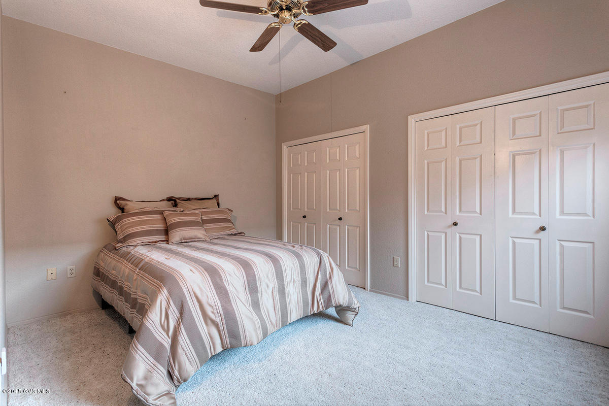 1060 W Camino Del Pato