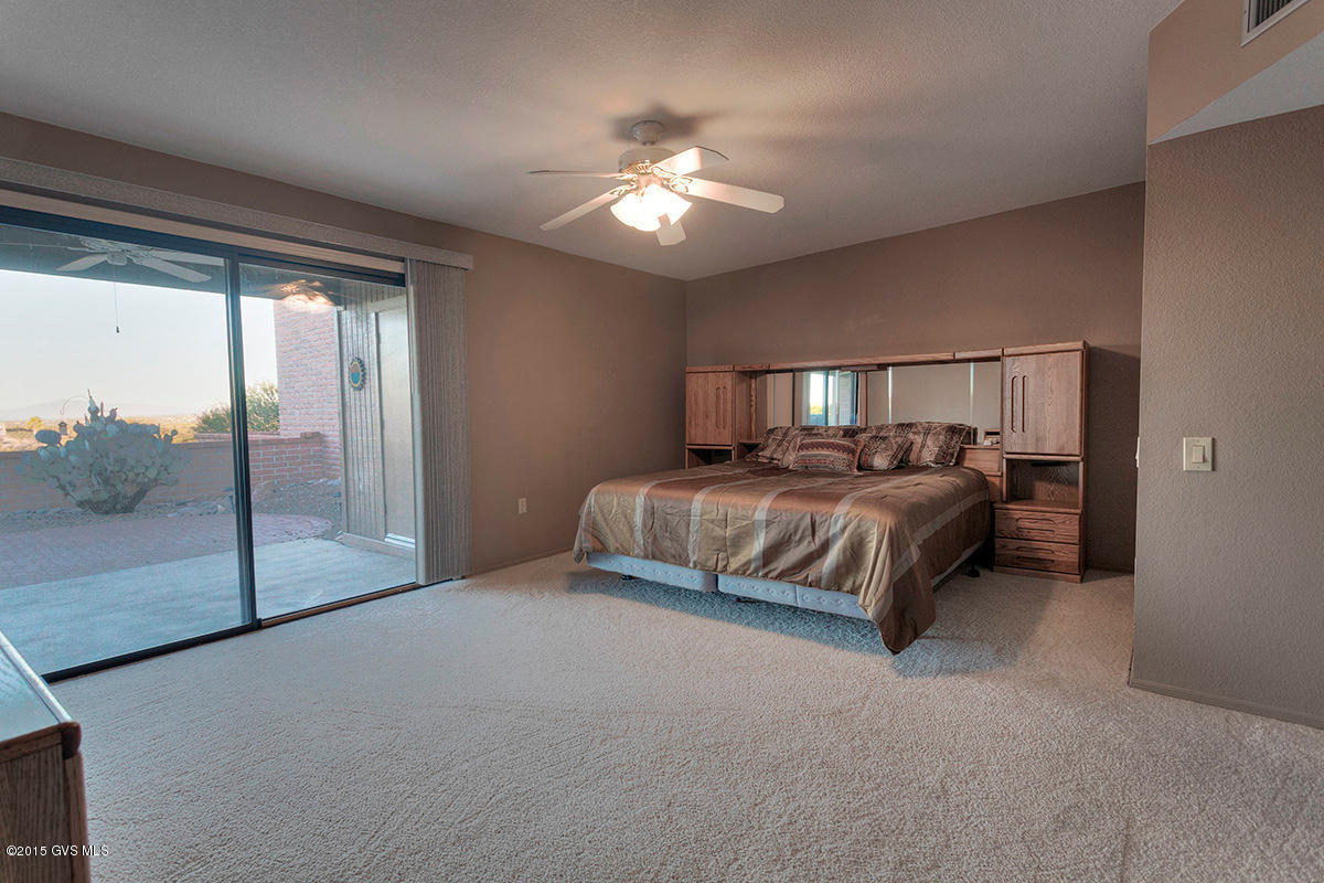 1060 W Camino Del Pato