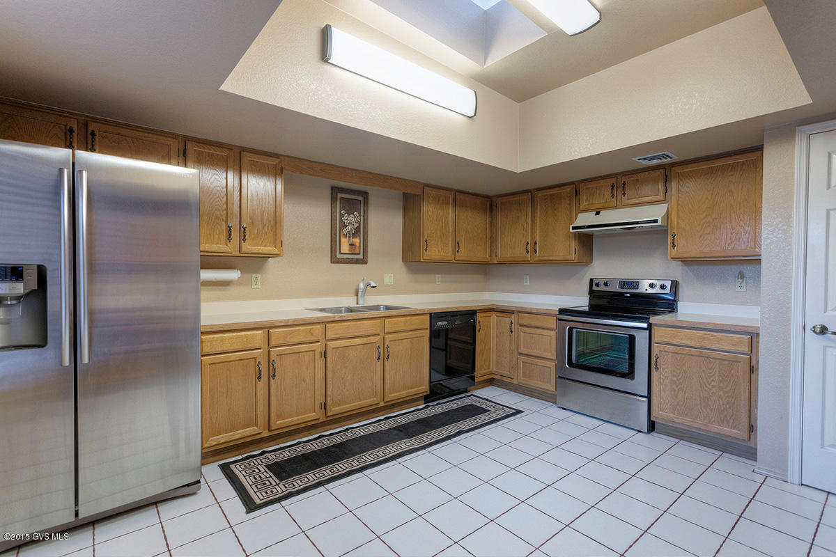 1060 W Camino Del Pato