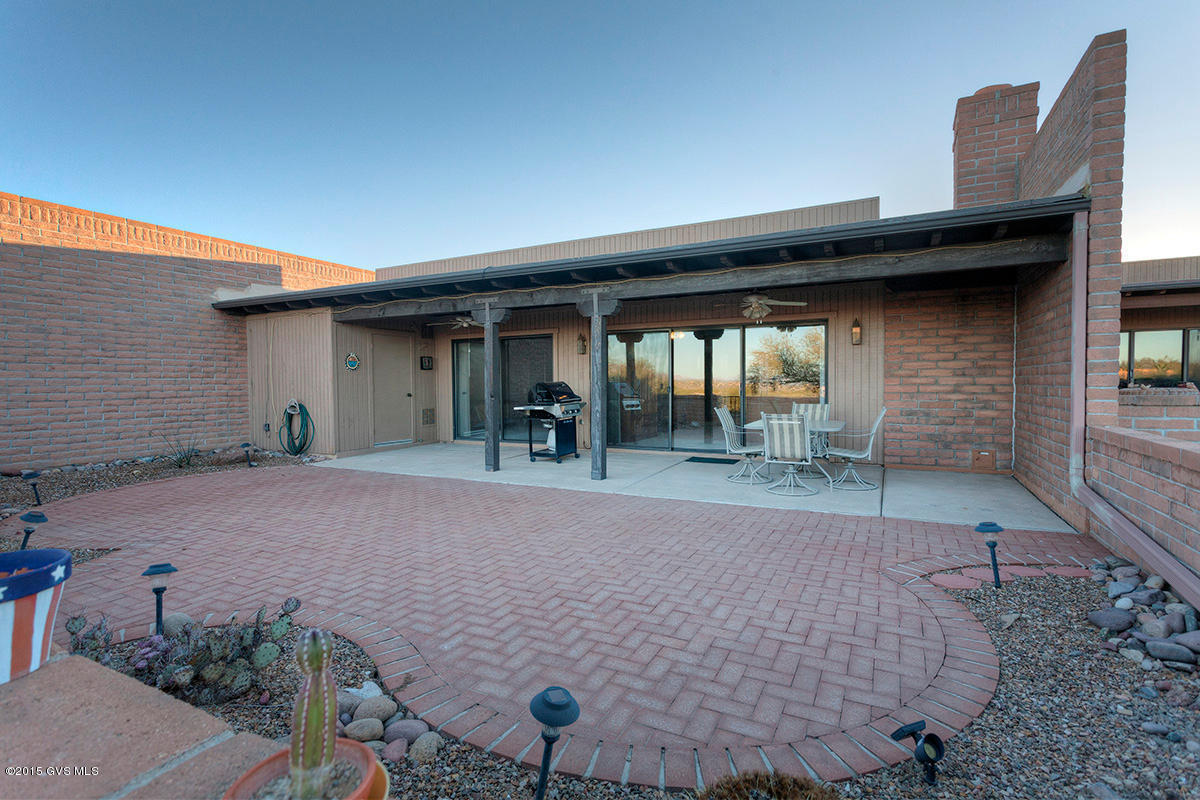 1060 W Camino Del Pato