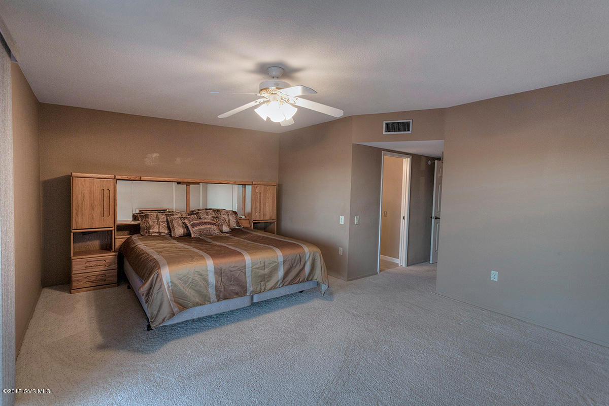 1060 W Camino Del Pato