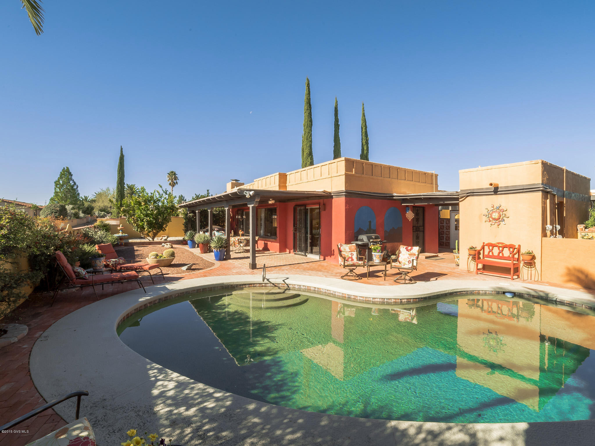 221 W Calle Melendrez