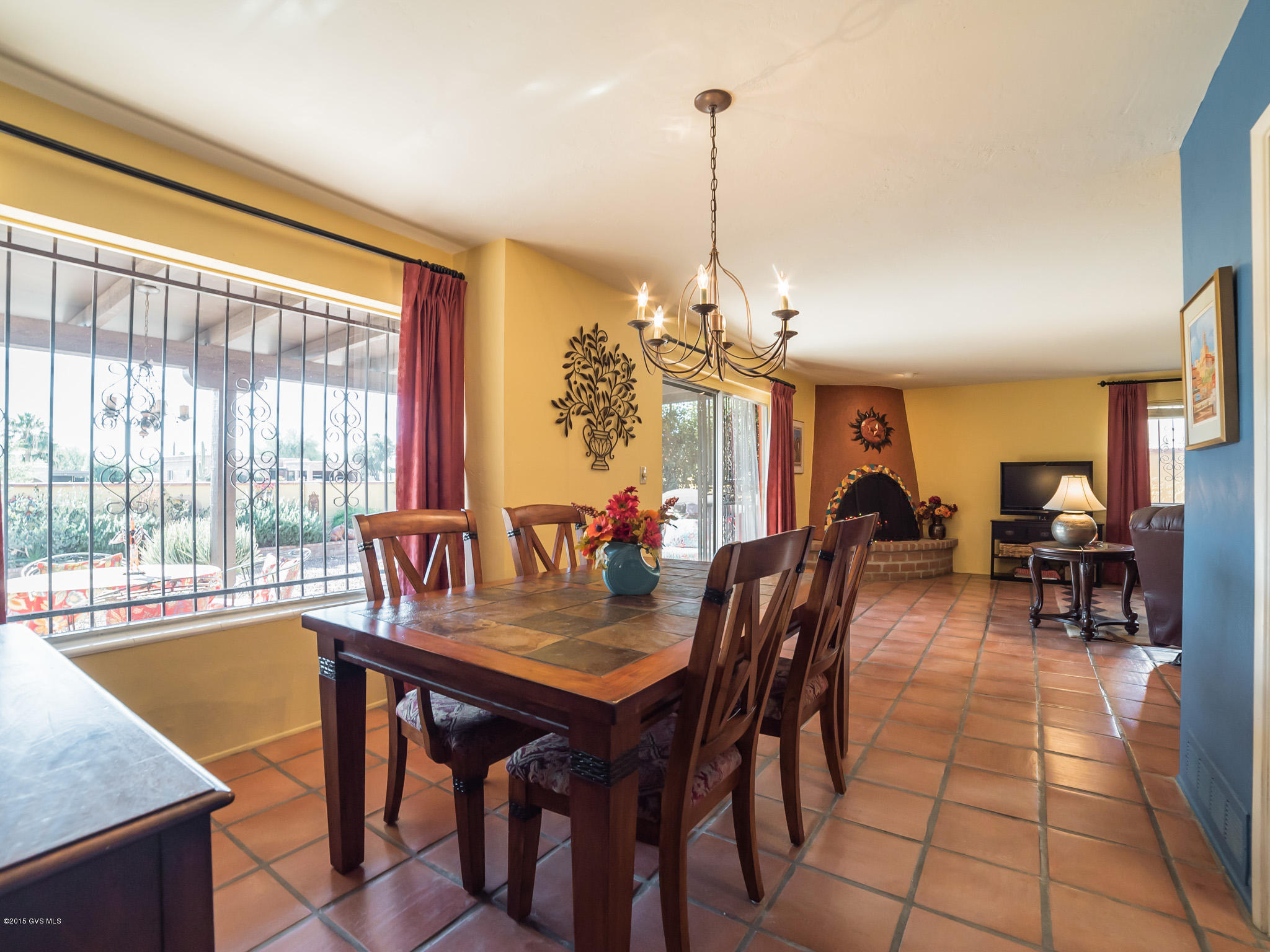 221 W Calle Melendrez