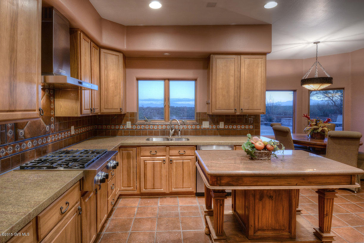 1065 E Josephine Saddle Place