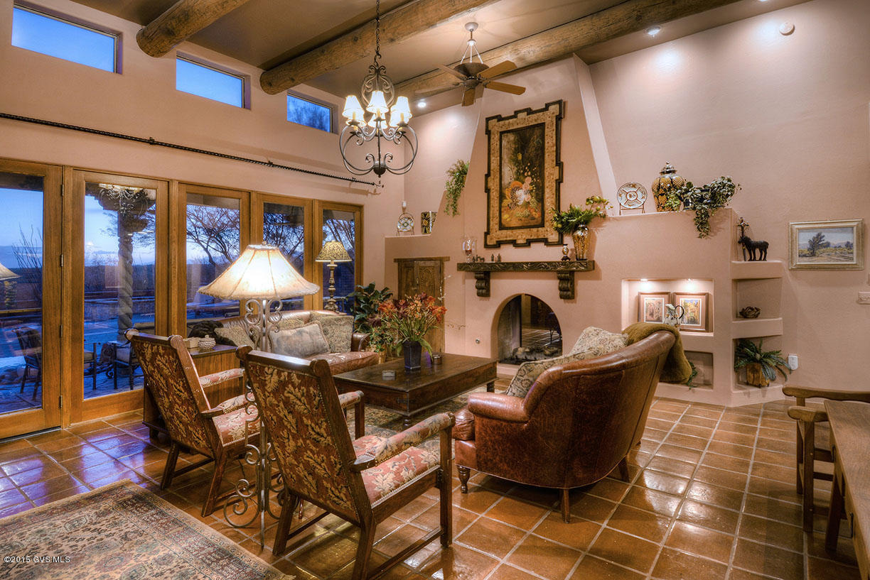 1065 E Josephine Saddle Place