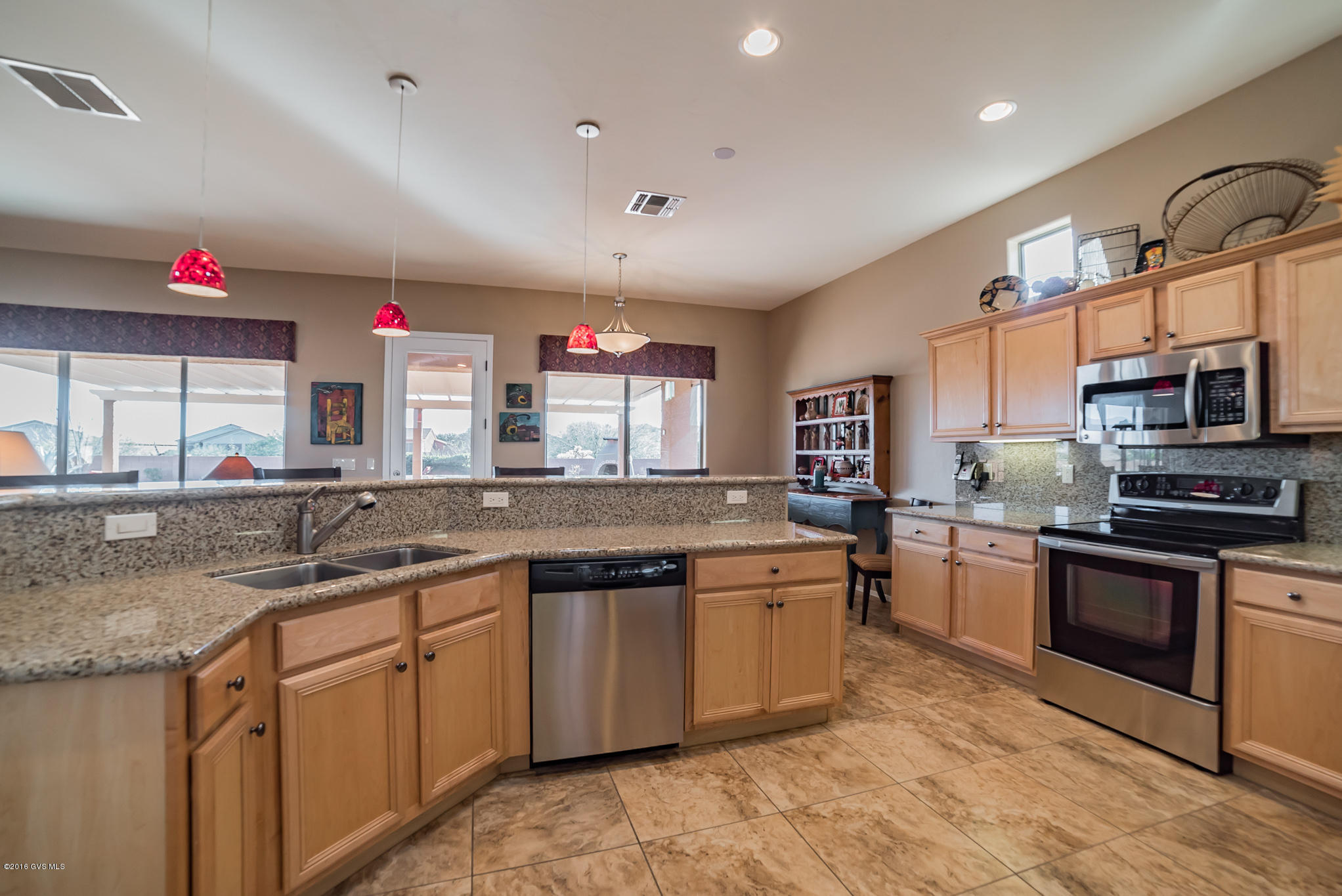 1107 W Calle Artistica